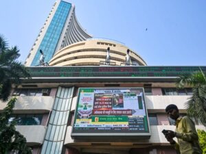 Markets Likely to Stay Volatile Next Week Amid US-Iran Tensions, Crude Oil Surge, FII Outflows Markets Likely to Stay Volatile Next Week Amid US-Iran Tensions, Crude Oil Surge, FII Outflows