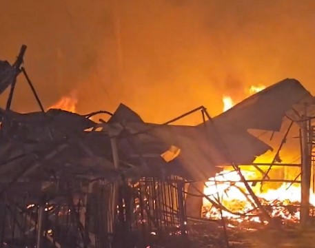 Massive Fire Erupts at Furniture Market in Delhi’s Shastri Park, Locals Stone Fire Tenders Over Alleged Delay in Response.