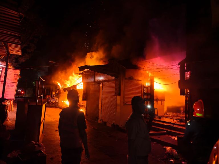 Thane Fire Tragedy: Firefighter and Security Guard Killed, Two Injured in Massive Blaze
