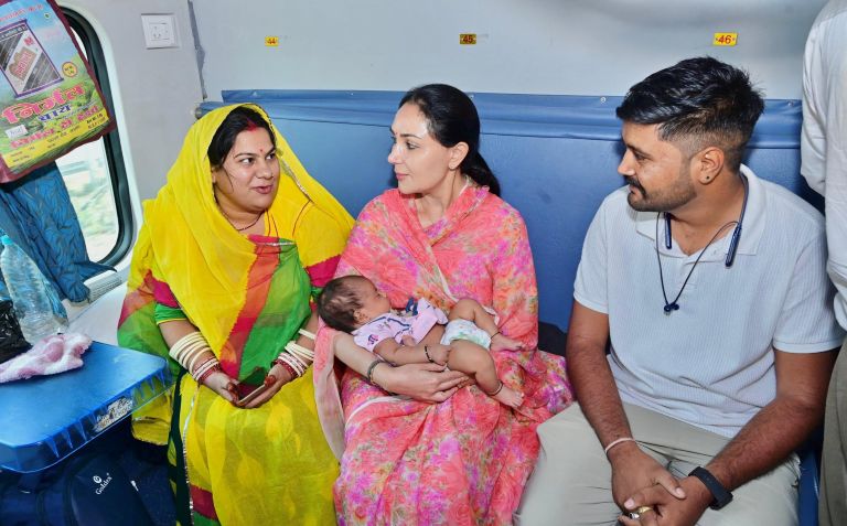 Diya Kumari Travels by Train to Ajmer After PM Narendra Modi Urges Fuel Conservation
