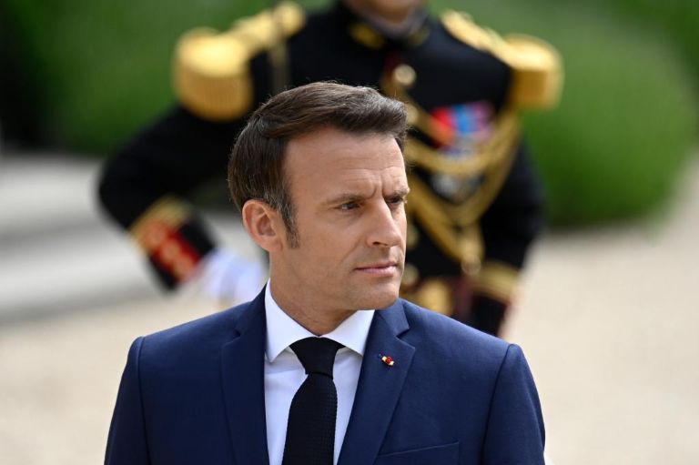 Macron Calls for Swift End to Strait of Hormuz Blockade After Call With Iran President