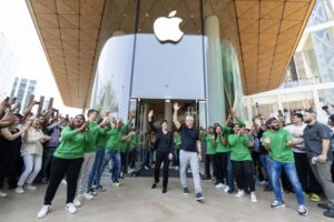 Tim Cook Bullish on Rising Indian Middle Class as Apple Inc. Posts Record March Quarter