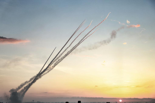 US Targets Iranian Positions After Apache Helicopter Loss Sparks Military Response