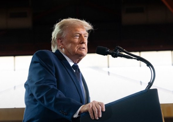 Trump Announces US-Iran Deal to Reopen Strait of Hormuz, End Naval Blockade Amid Energy Market Fears