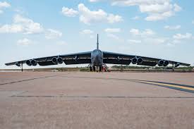 US Air Force B-52 Stratofortress Crashes Moments After Takeoff in California's Mojave Desert US Air Force B-52 Stratofortress Crashes Moments After Takeoff in California's Mojave Desert