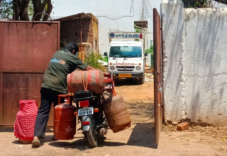 Misuse of Ujjwala Scheme Prompted LPG Subsidy Cut, Says Hardeep Puri