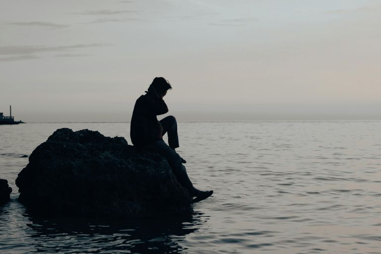 Actor’s Death Sparks Debate on Loneliness in Modern Society