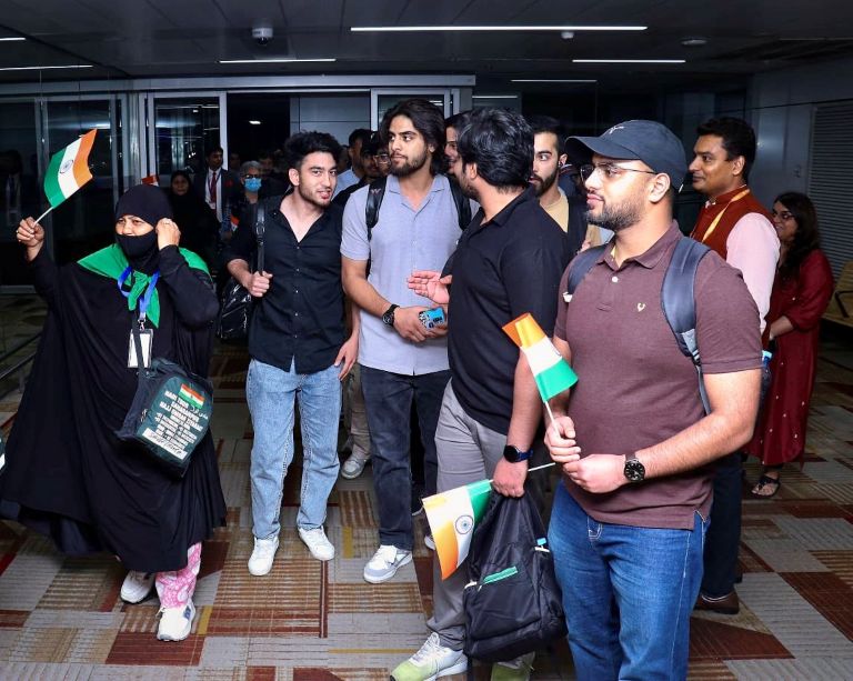 India Revises Travel Advisory, Urges Nationals to Avoid Non-Essential Visits to Iran India Revises Travel Advisory, Urges Nationals to Avoid Non-Essential Visits to Iran